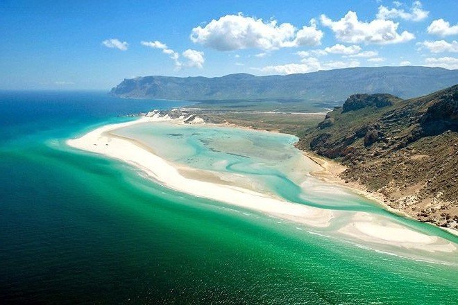 Detailed Overview of Detwah Lagoon: A Hidden Gem in Socotra